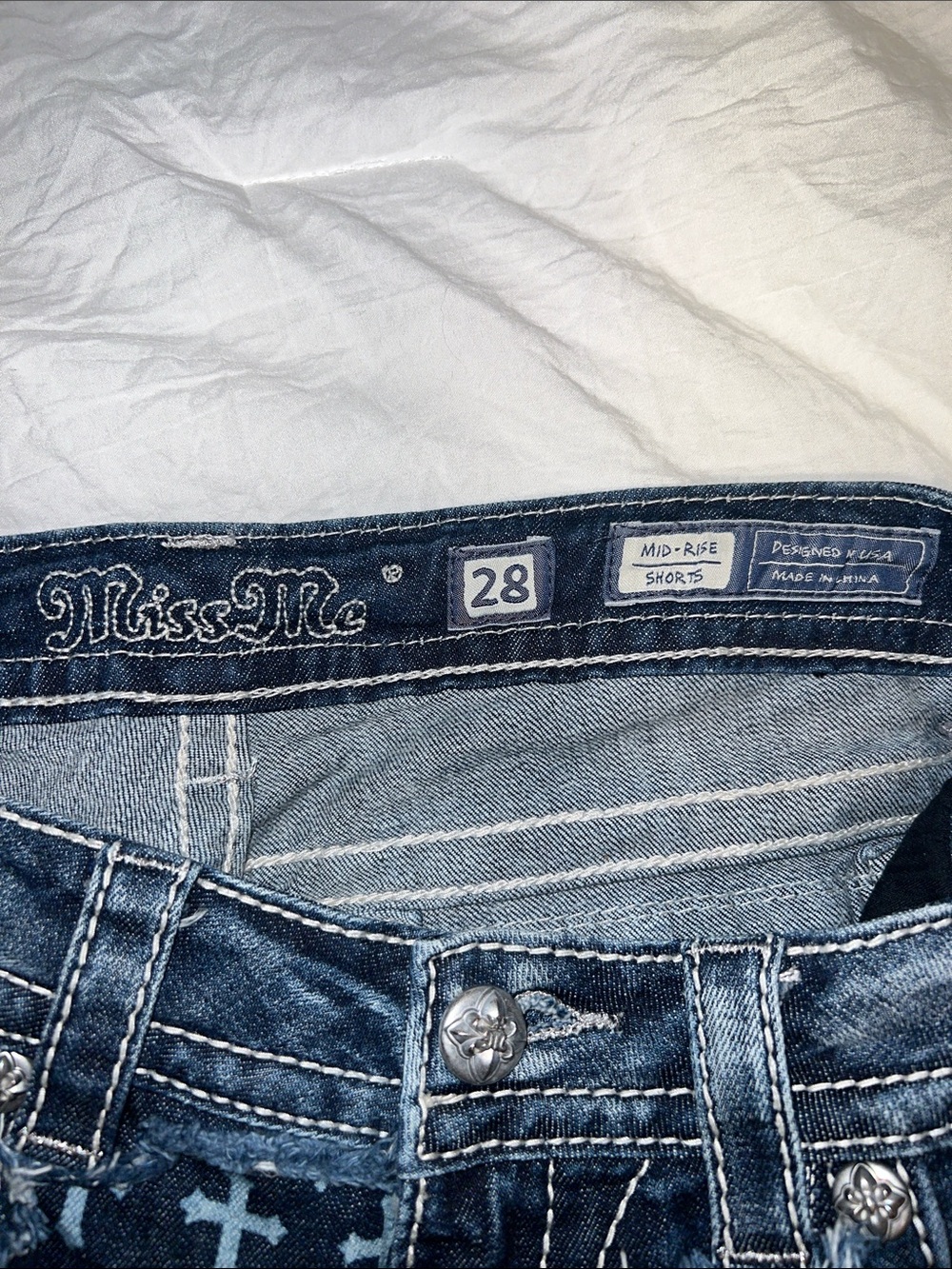 Miss Me Y2K Denim Shorts - Picture 4 of 5